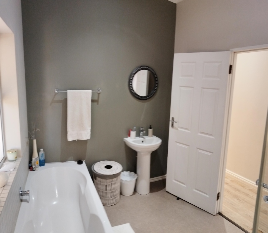 3 Bedroom Property for Sale in Windsor Park Eastern Cape